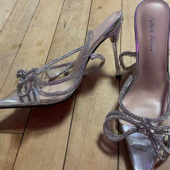 Public Desire CLEAR WRAP AROUND DIAMANTE BOW HEEL - Picture 4 of 7